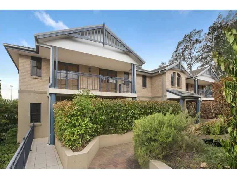 2 Bedroom Townhouse | Perfect Location !!
