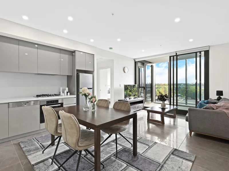 Luxury One Bedroom Apartment + Study With Lifestyle Perfection