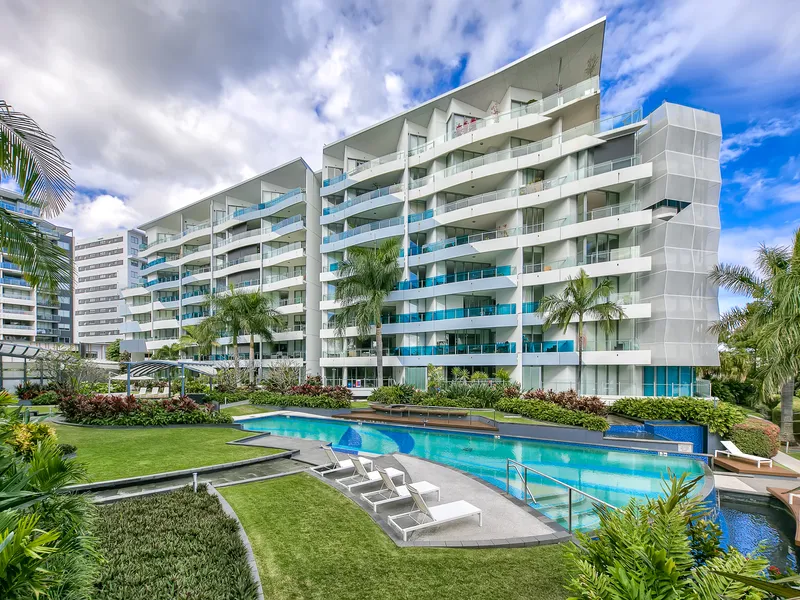 Luxury living in Superb Location!