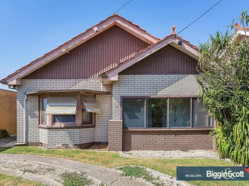 Rare Double Fronted Home in Prime Position