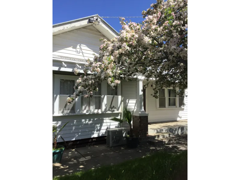 Beautiful Weatherboard Home!