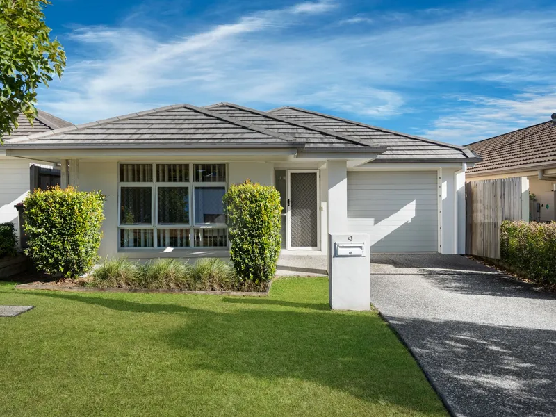 Low maintenance & well maintained 4-bedroom home in Warner Lakes Estate