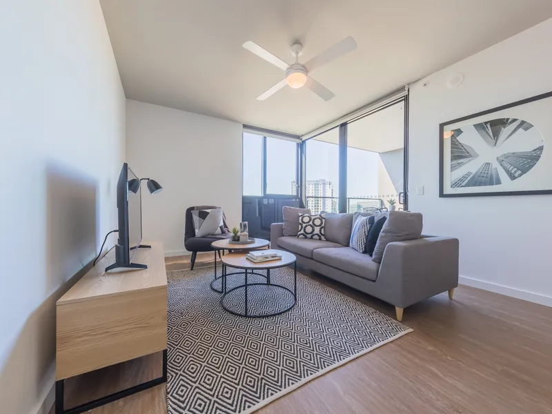 1 Bedroom Apartment with a study room（NO CAR PARK)