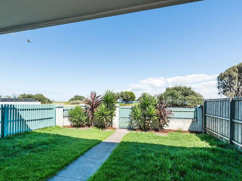 FABULOUS WATERFRONT LOCATION