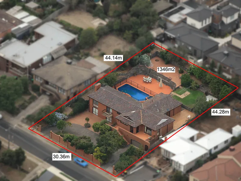 RENOVATED FAMILY HOME OFFERING 5 BEDROOMS IN ENVIABLE LOCATION