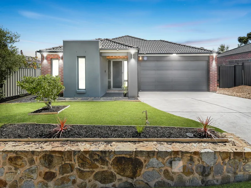 Contemporary Family Home in Picturesque Locale