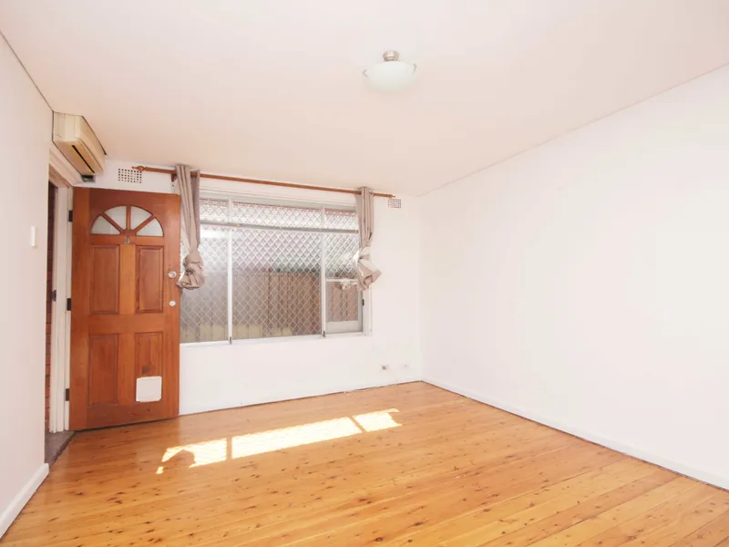 FANTASTIC ONE BEDROOM UNIT!