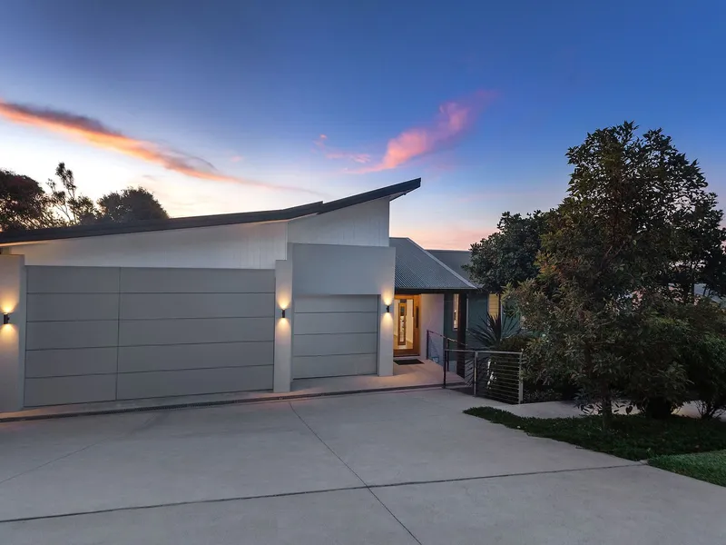 Impressive Architectural Home to Match Impressive Views