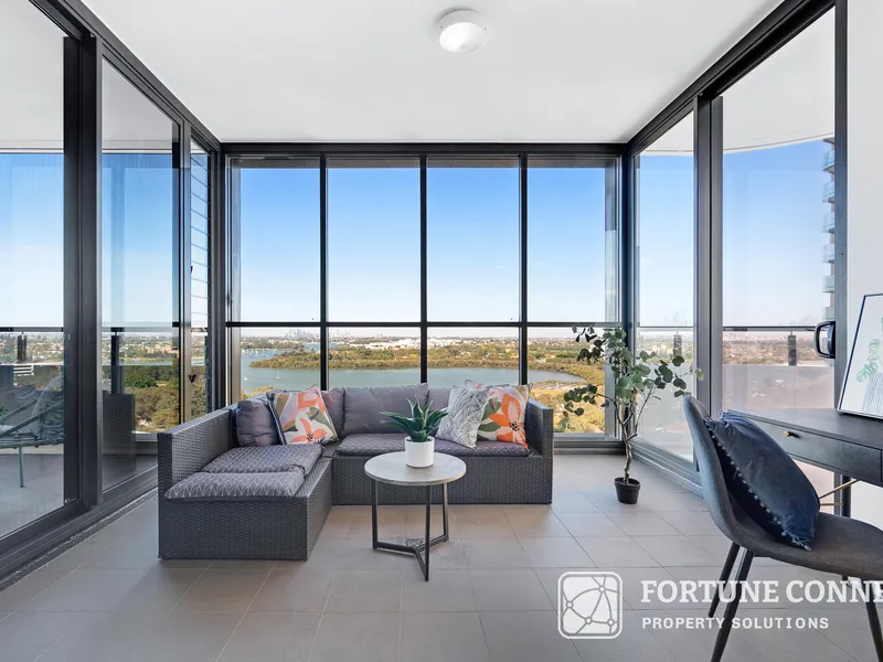 Luxury Living with Panoramic City and Water Views