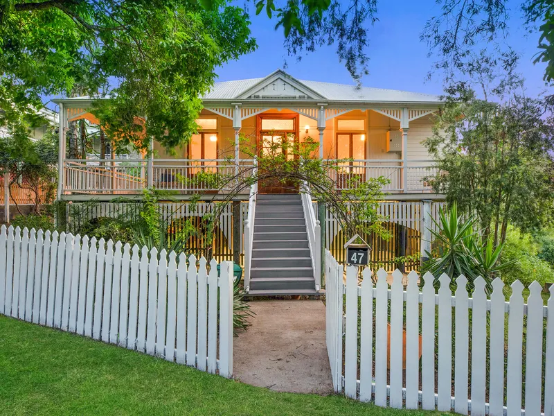 Prime Denmark Hill Location With Sweeping Views