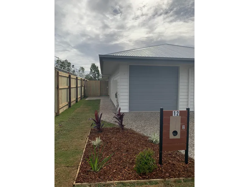 DUPLEX AT REDBANK PLAINS