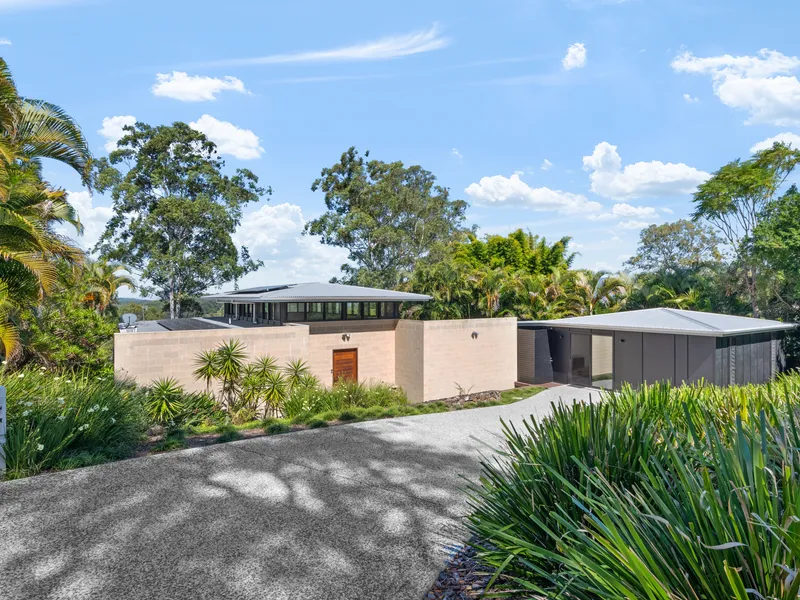 Luxe & tranquil hinterland home