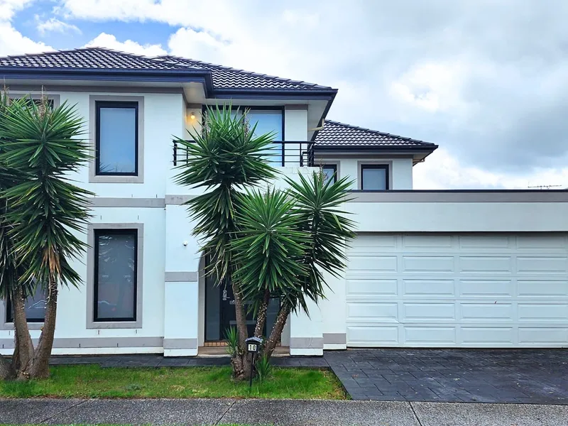 Spectacular 5 Bedroom House for Rent in Mawson Lakes