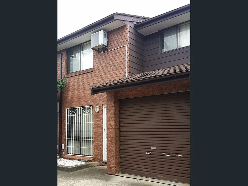 3 BEDROOM TOWNHOUSE IN A VERY GOOD LOCATION