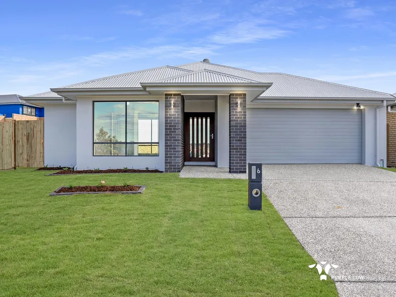 2 Large living areas, Large patio, Good size yard.