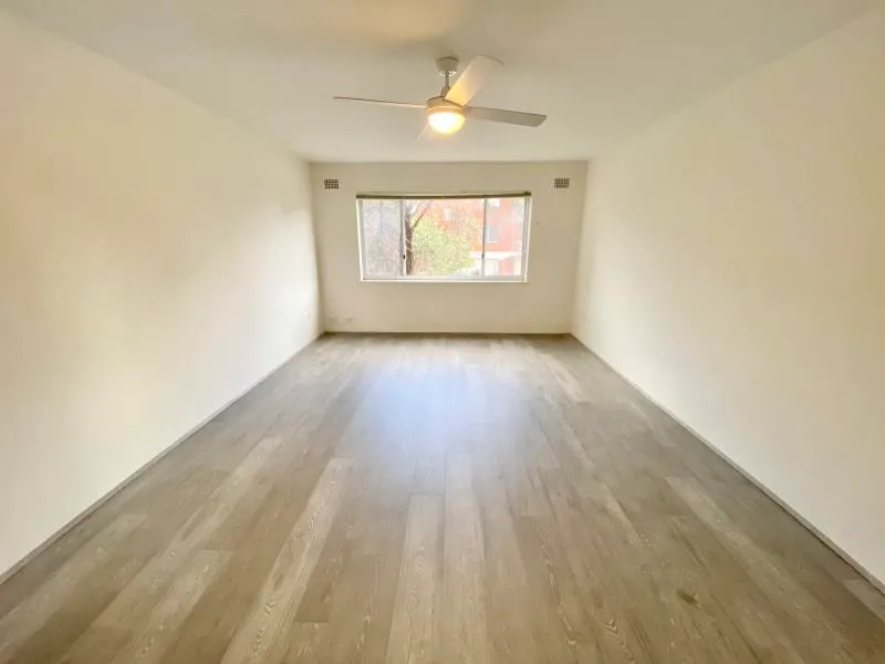 BRIGHT AND AIRY 2 BED WITH LUG