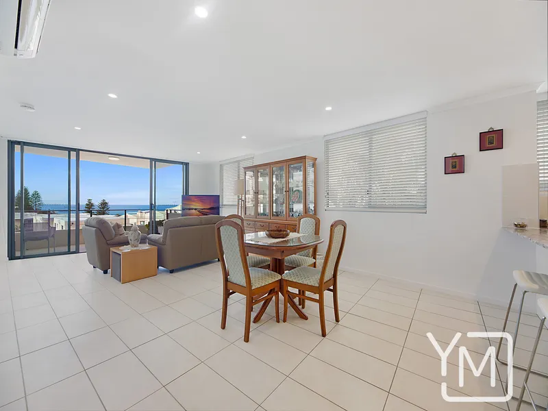 Ultimate Beach Location - Contemporary Apartment - Sophisticated Lifestyle