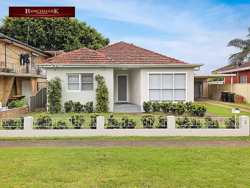 CENTRALLY LOCATED TO ALL AMENITIES