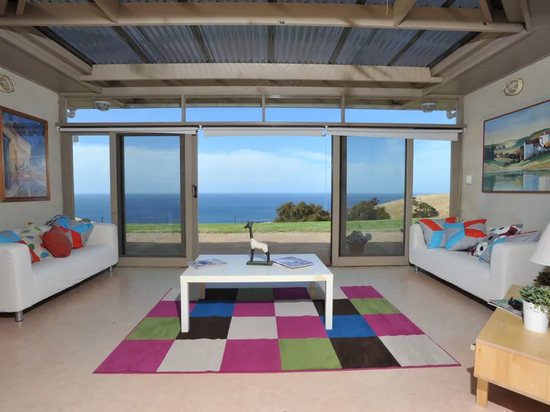 'SNELLING BEACH ESCAPE'