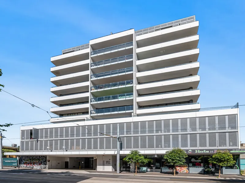 Moonee Ponds two-bedroom apartment, Only 6.5km from CBD