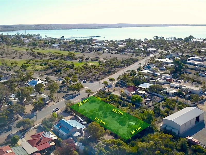 **** PRICE REDUCTION**** Large vacant block fully fenced ready to be built on