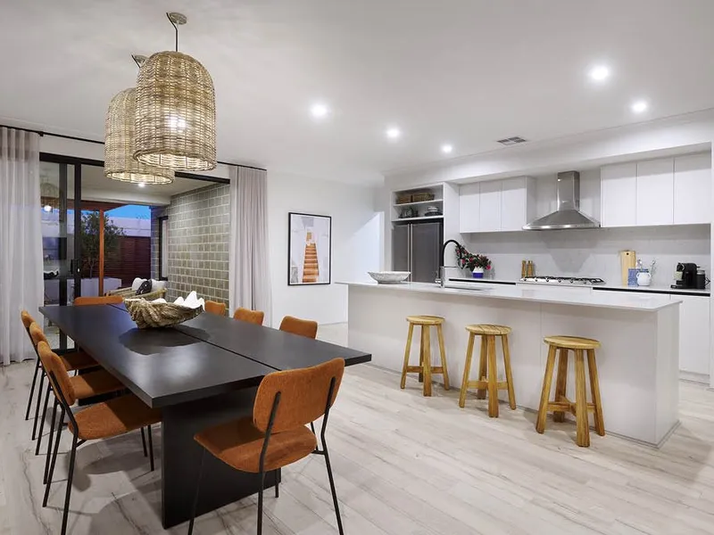 Beachside Investment - 2 minutes to the beach - 35 minutes to CBD!!