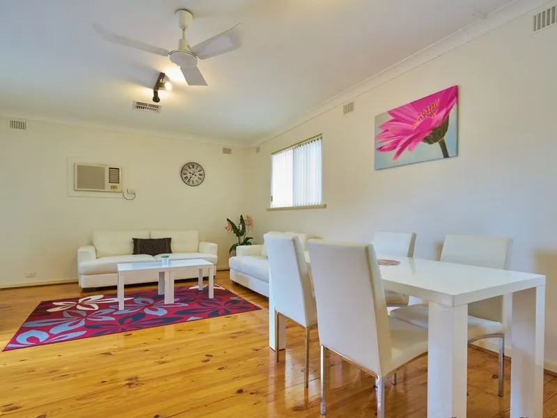 Spacious modern courtyard homette.