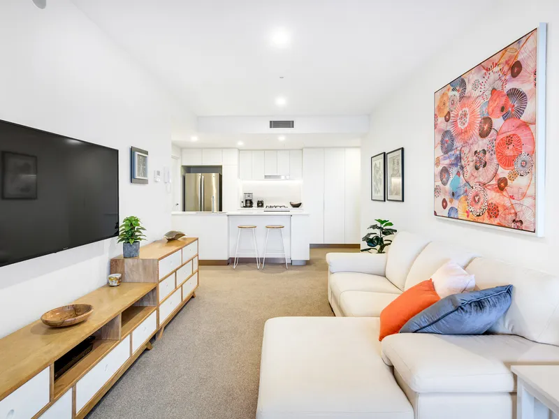 Under Contract - Luxury living with stunning city & river views