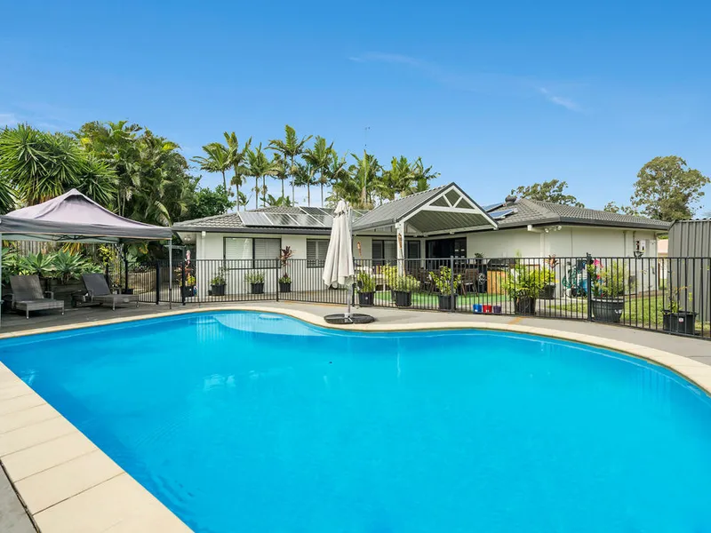 FAMILY HOME IN HELENSVALE