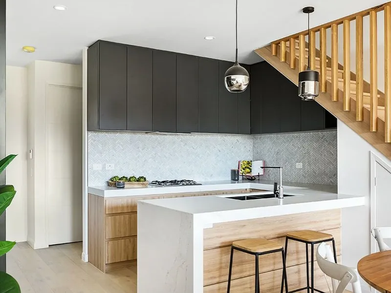 Stylish 3-bedroom Villa in sought after Hillview Parade!