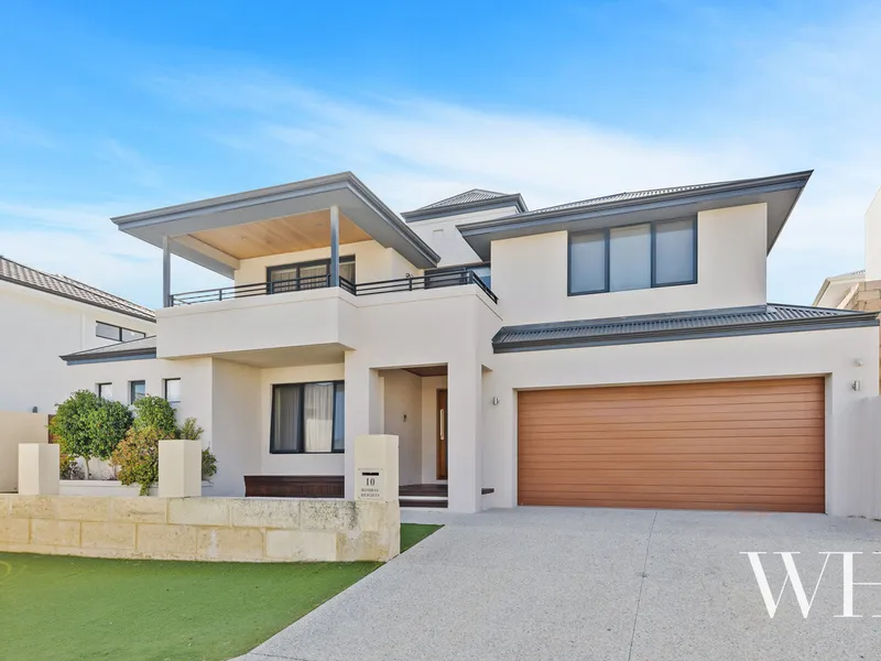 Exquisite Coastal Haven in North Coogee With a Pool