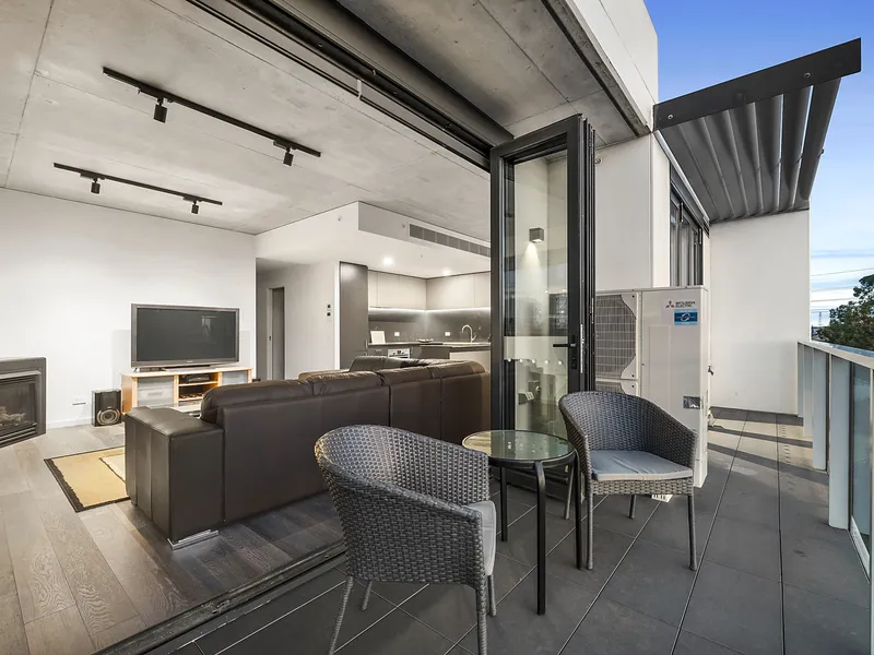 Luxury, Space and River Views - Best of the Best