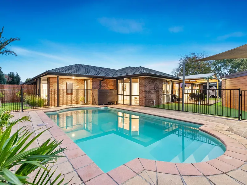 A Poolside Entertainer's Oasis