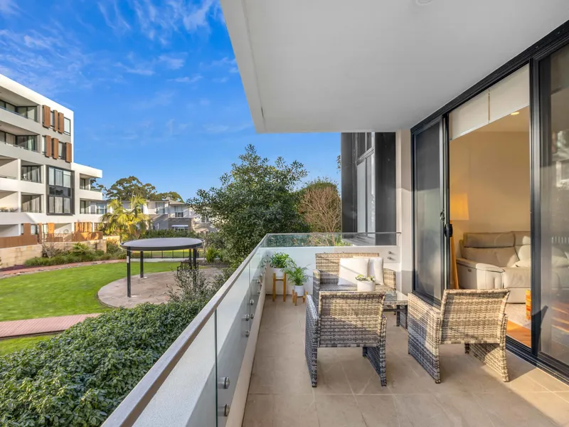 Luxury Apartment With Study and Stunning Garden Outlook