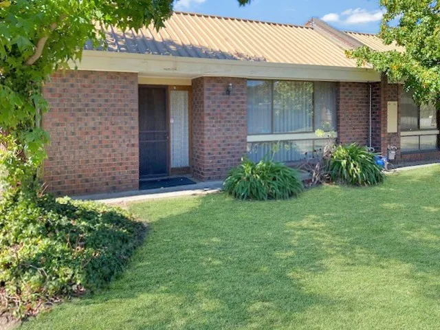 Great Unit In Handy Location