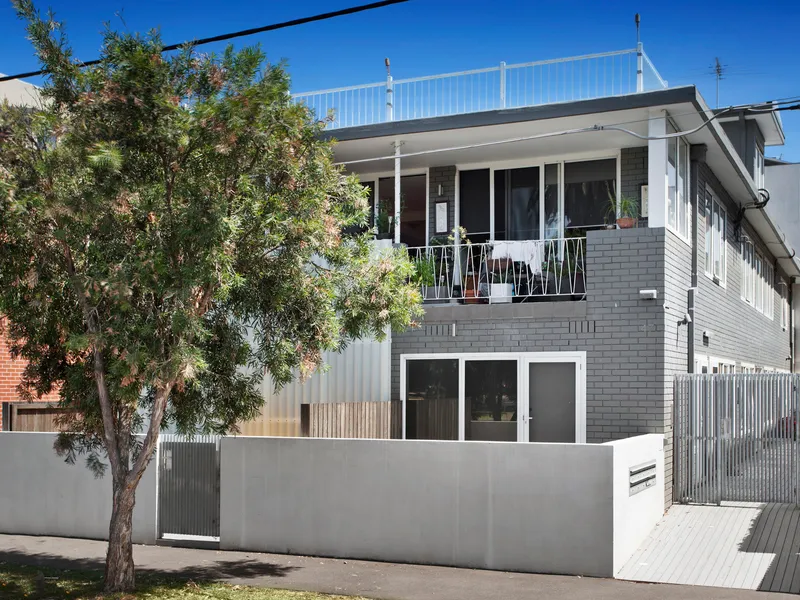 Super Space Between the Park & the Bay