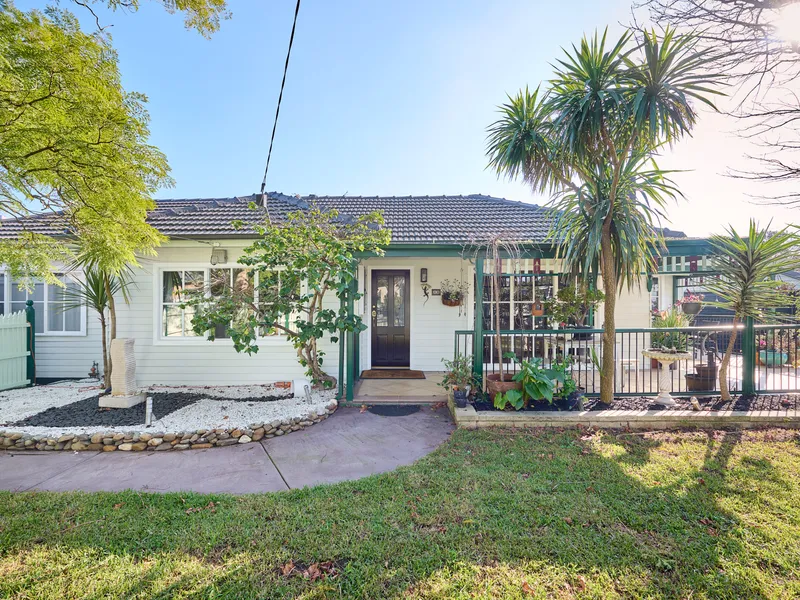 Spacious Family Retreat with Stunning Outdoor Oasis