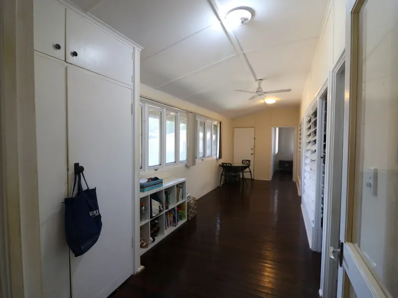 Charmer in centre of town!