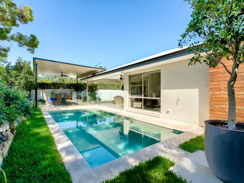 Contemporary Large Lowset Home with Swimming Pool !!