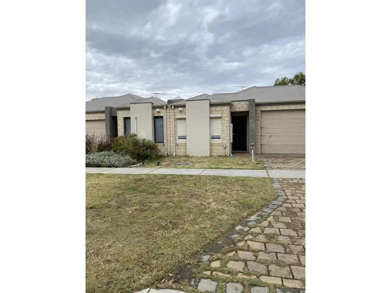 3 x 2 Villa in Midland