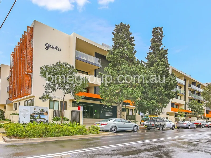North Facing Spilt Level One Bedroom With Car Space For Lease