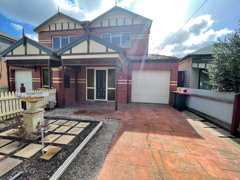 SPACIOUS 2 STORY HOME CLOSE TO MELVILLE RD TRAM