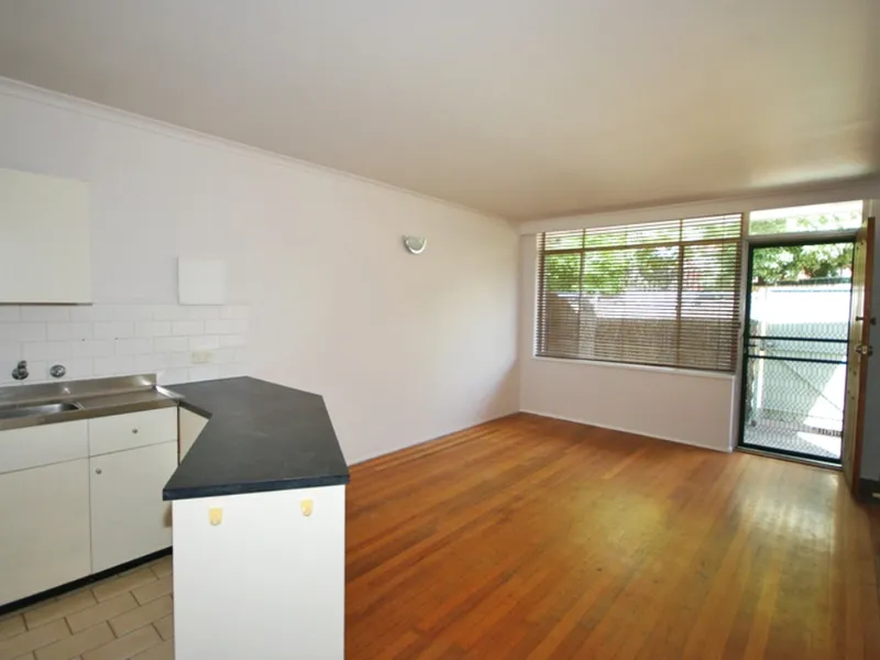 IDEAL STARTER/PRIVATE & SECURE 