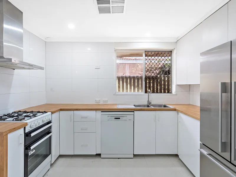 Main Building Plus Granny Flat In Perfect Location