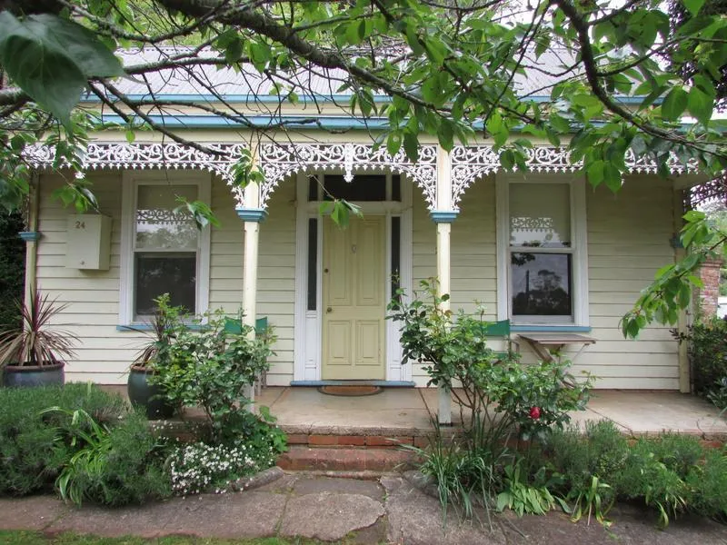 CHARMING FULLY FURNISHED COTTAGE