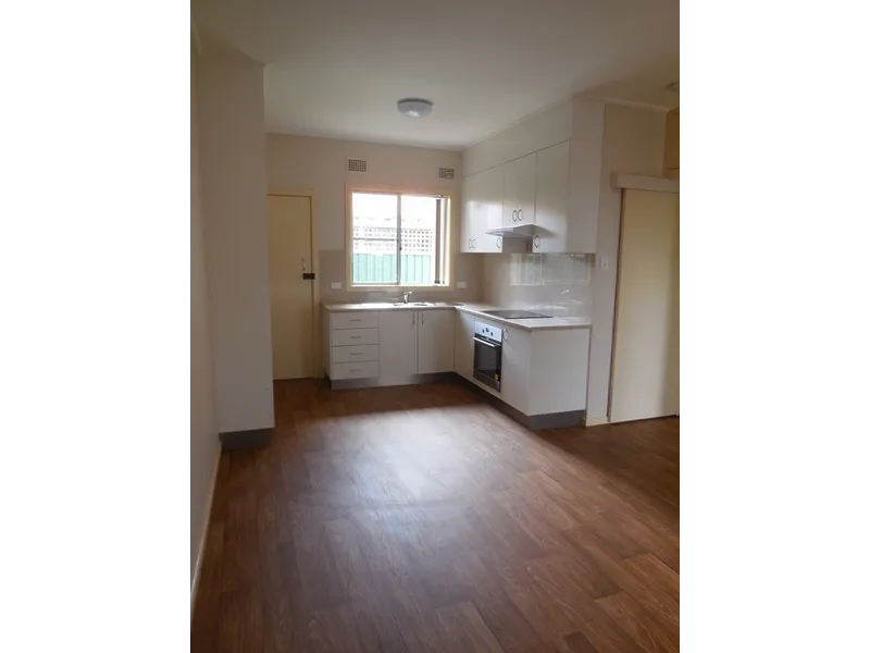 Ray White Real Estate Forbes 02 68511411