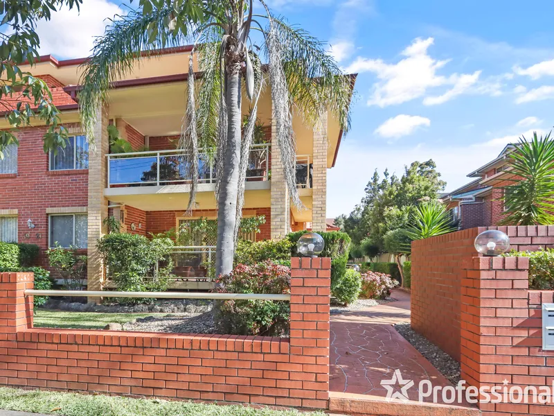 Enormous 3 Bedroom Unit - Over 140m2
