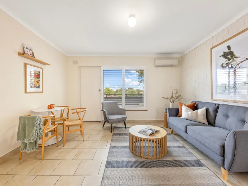 Low Maintenance Updated Unit in a Prime Location