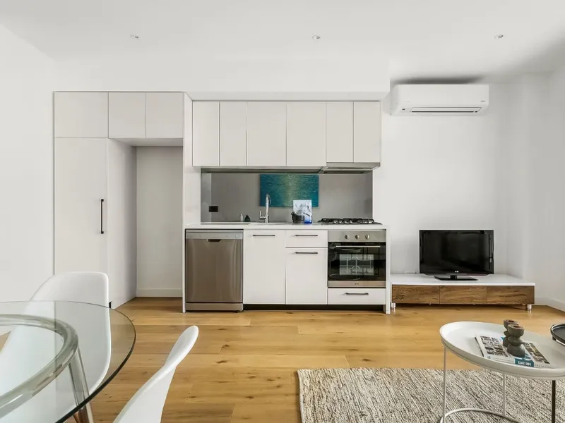 EXCLUSIVE BOUTIQUE APARTMENT LIVING IN PRIME LOCATION WITHIN MCKINNON SCHOOL ZONE! | HODGES CAULFIELD