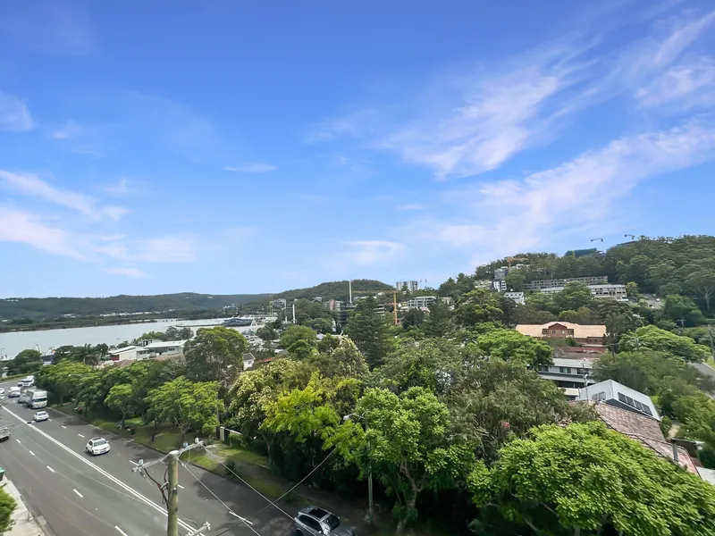 Sunny apartment with water views